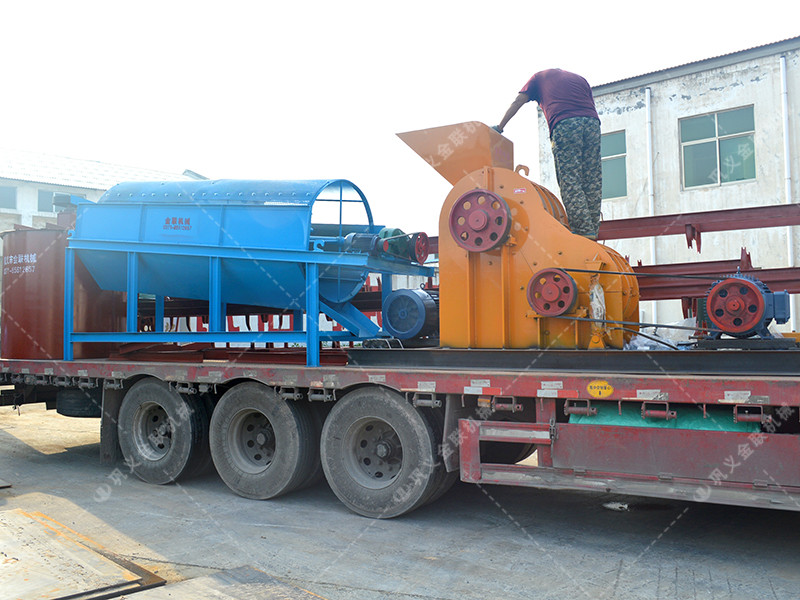 破碎機(jī)生產(chǎn)線發(fā)貨圖片_雙級粉碎機(jī)_滾筒篩分機(jī)