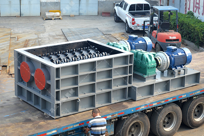 強力雙齒輥破碎機,分級齒輥式破碎機廠家,大石頭破碎機價格 強力雙齒輥破碎機,分級齒輥式破碎機廠家,大石頭破碎機價格